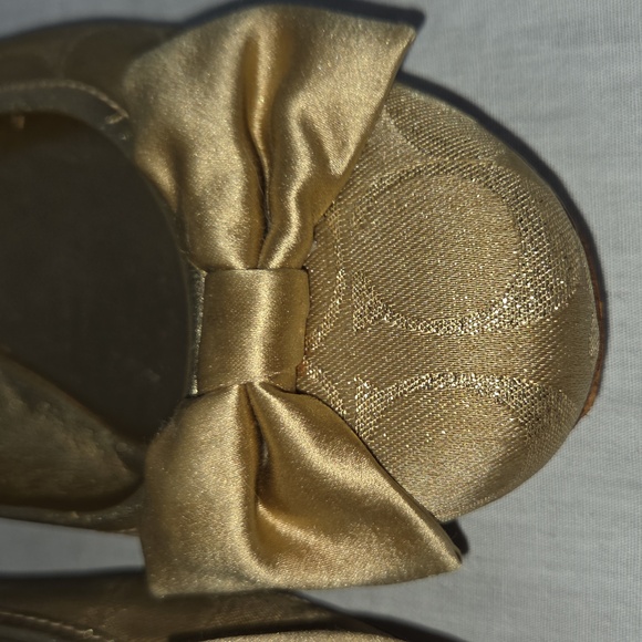 COACH Gold Flats With Bow Size 7.5 7 1/2 - Picture 7 of 15